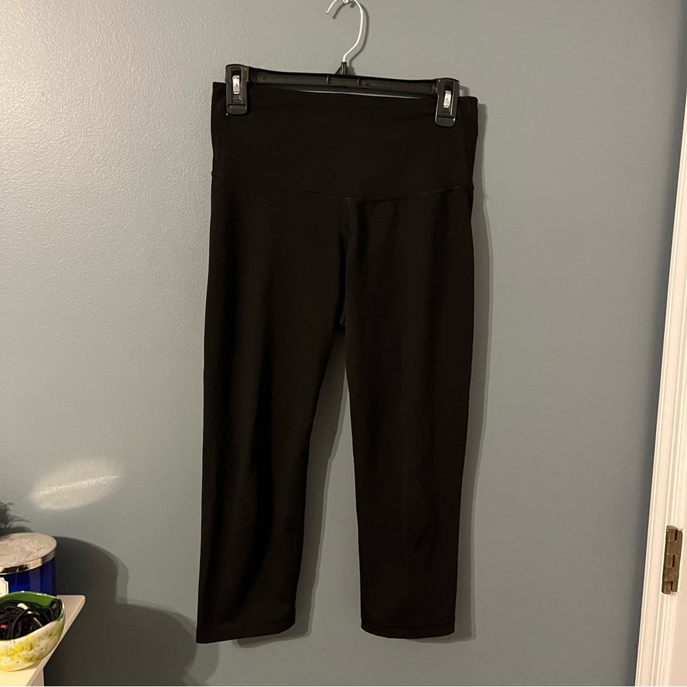 Old Navy Black Cropped Leggings